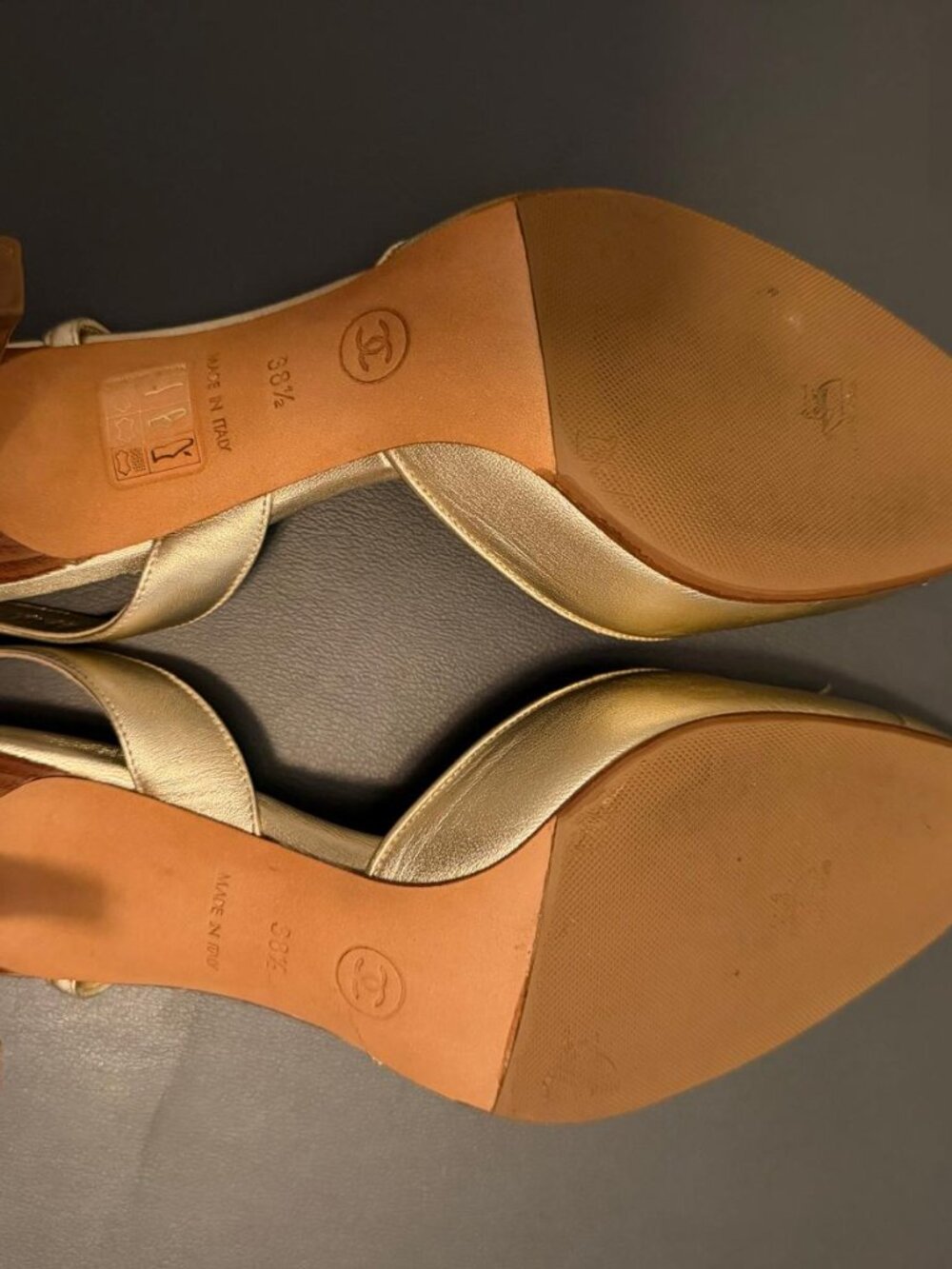 Vintage Chanel Metallic Gold CC Bow Slingback Heels – Size 38.5 - Picture 5 of 8